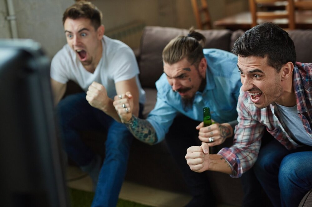 Een TV muurvast bevestigen